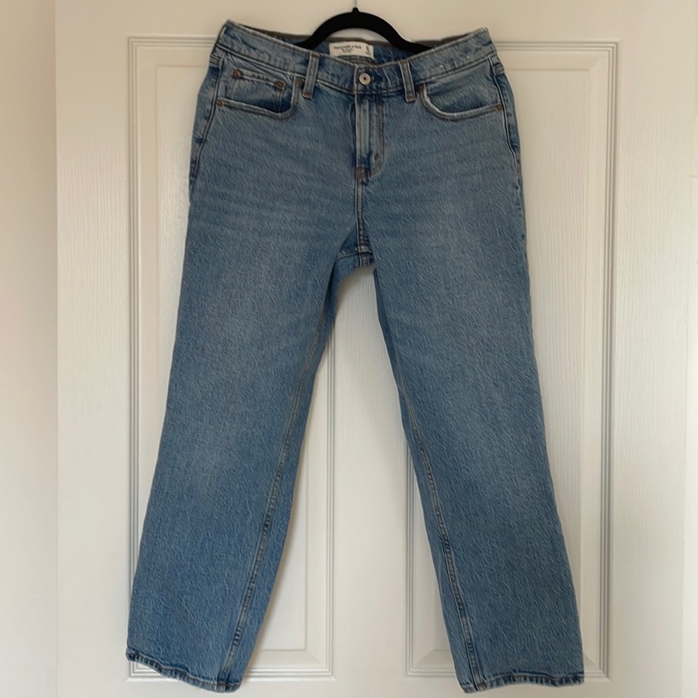 Abercrombie and fitch - the straight mid rise jean - 29 extra short inseam
